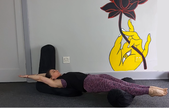 Hollow body to handstand on bolsters